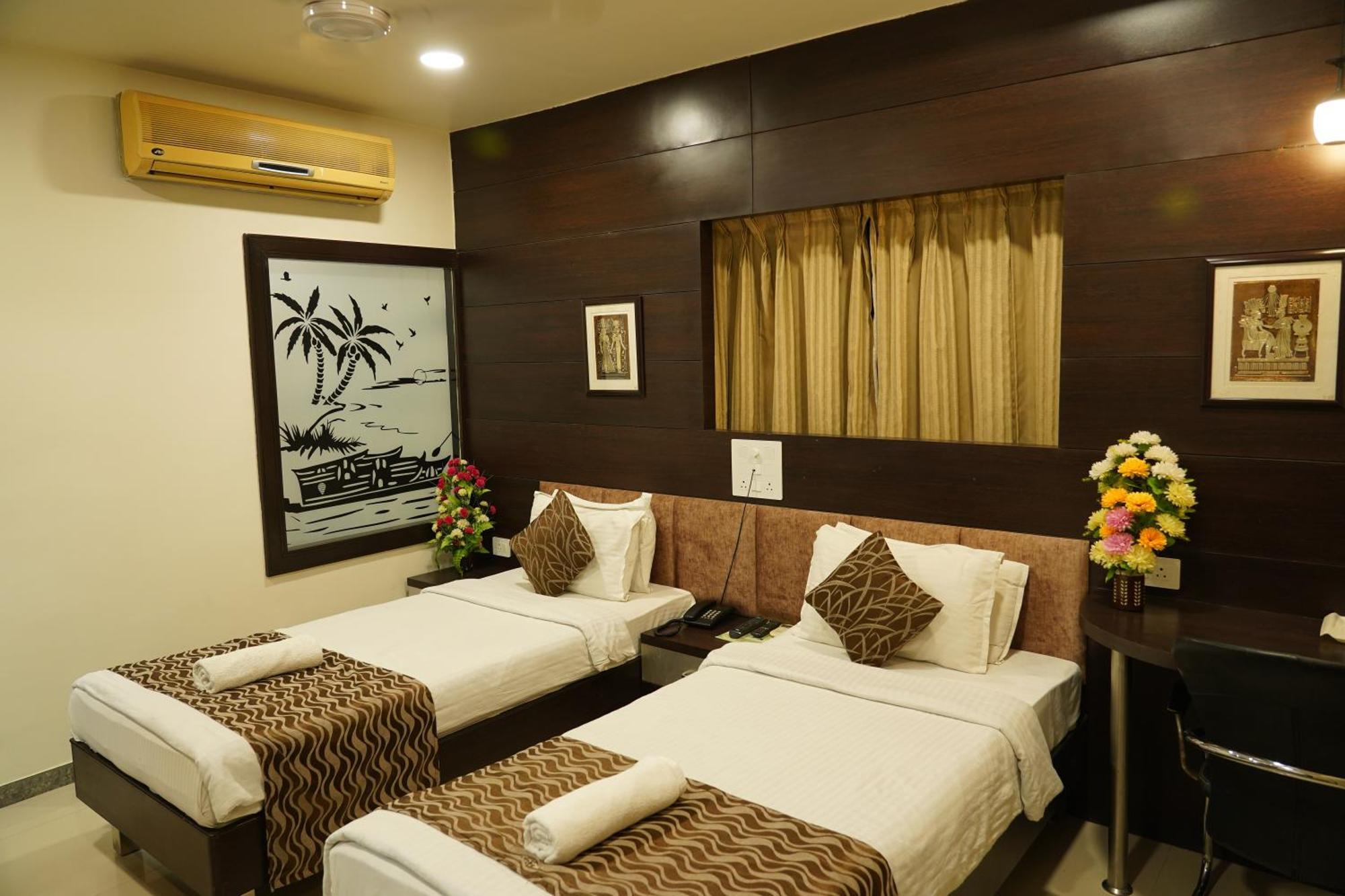 Marshall The Grand Hotel Ahmedabad Exterior foto