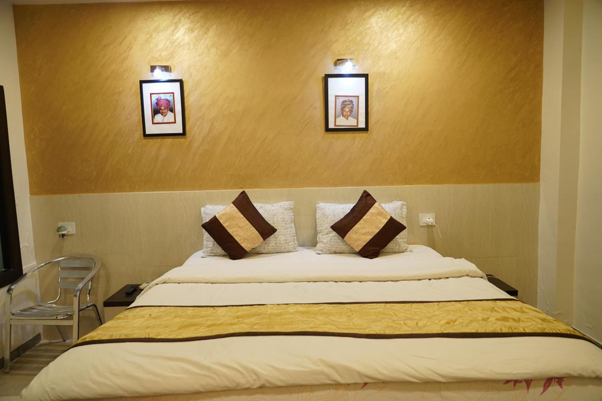 Marshall The Grand Hotel Ahmedabad Exterior foto