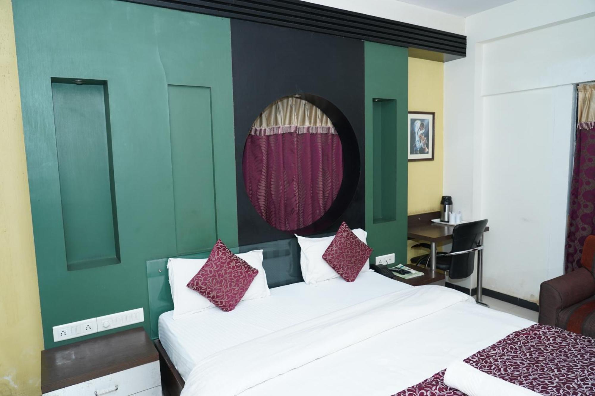 Marshall The Grand Hotel Ahmedabad Exterior foto