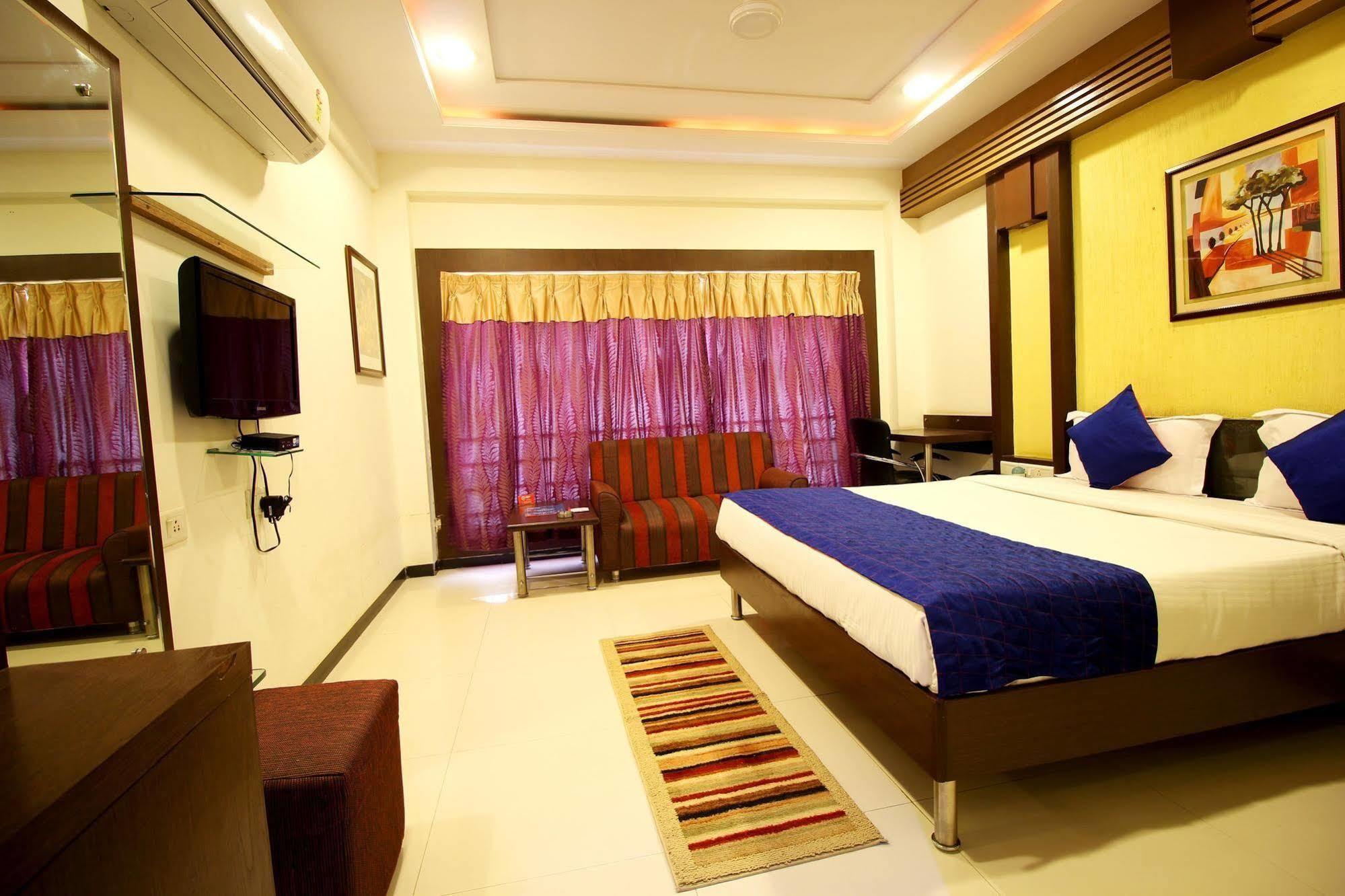 Marshall The Grand Hotel Ahmedabad Exterior foto
