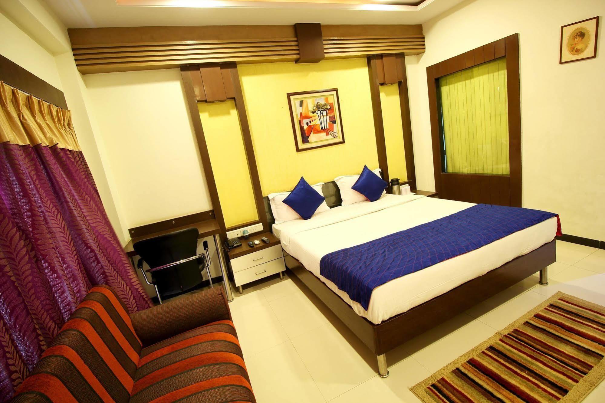 Marshall The Grand Hotel Ahmedabad Exterior foto
