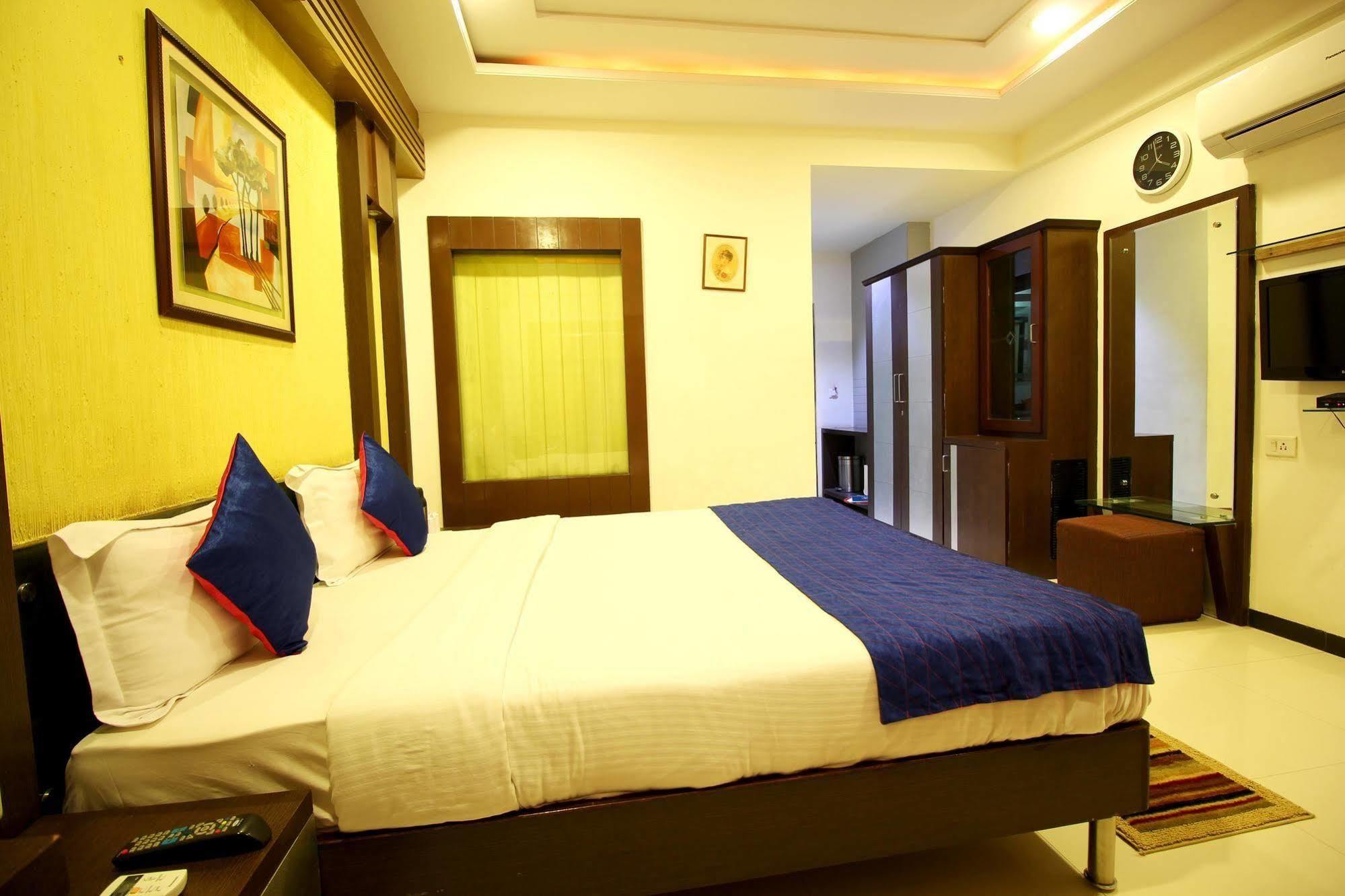 Marshall The Grand Hotel Ahmedabad Exterior foto